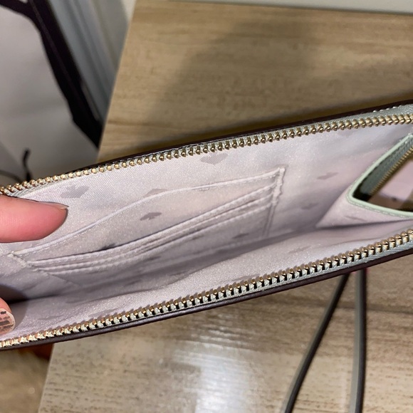 Kate Spade - Picture 2 of 3